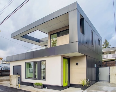 Bright Beautiful Home Away From Home