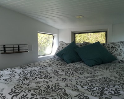 Luxury Caboose In Rhododendron Forest