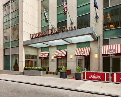 DoubleTree by Hilton New York Downtown