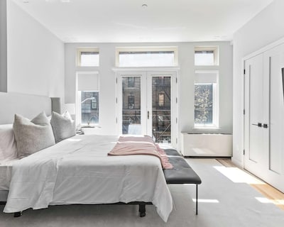 Top Notch 2BR Suite Minutes to Central Park