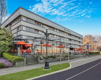Days Inn by Wyndham Victoria On The Harbour