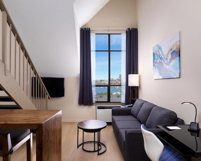 Huntingdon Hotel and Suites