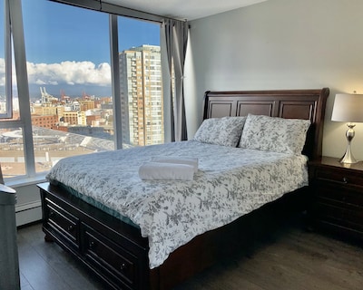 Gorgeous Views Central Dt A/c 2 Parkings