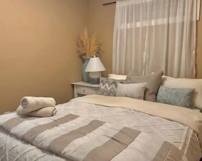 Cozy 1 Bedroom Suite