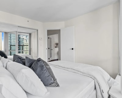 Luxurious 1bd Condo In Downtown Vancouver – Coal Harbor