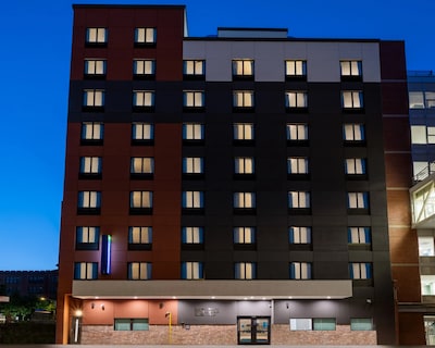 Holiday Inn Express & Suites Bronx – Nyc By Ihg