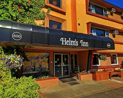 Helm’s Inn