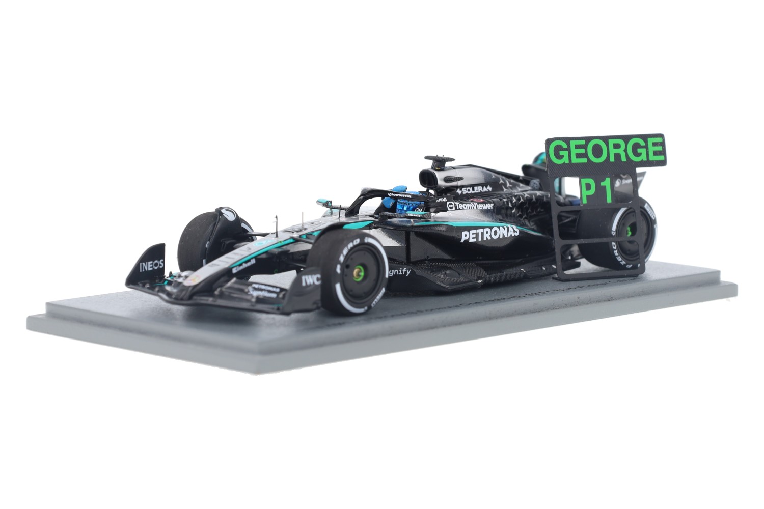 Mercedes-AMG F1 W16 E-Performance – Modelauto schaal 1:43