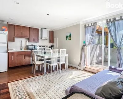 Coze Home In Vancouver Near Yvr