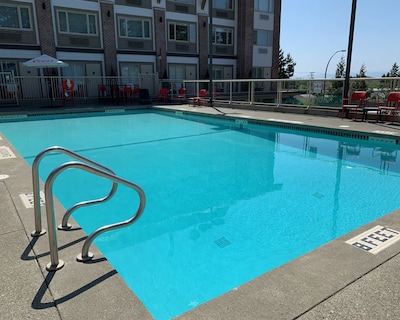 Holiday Inn Victoria – Elk Lake By Ihg