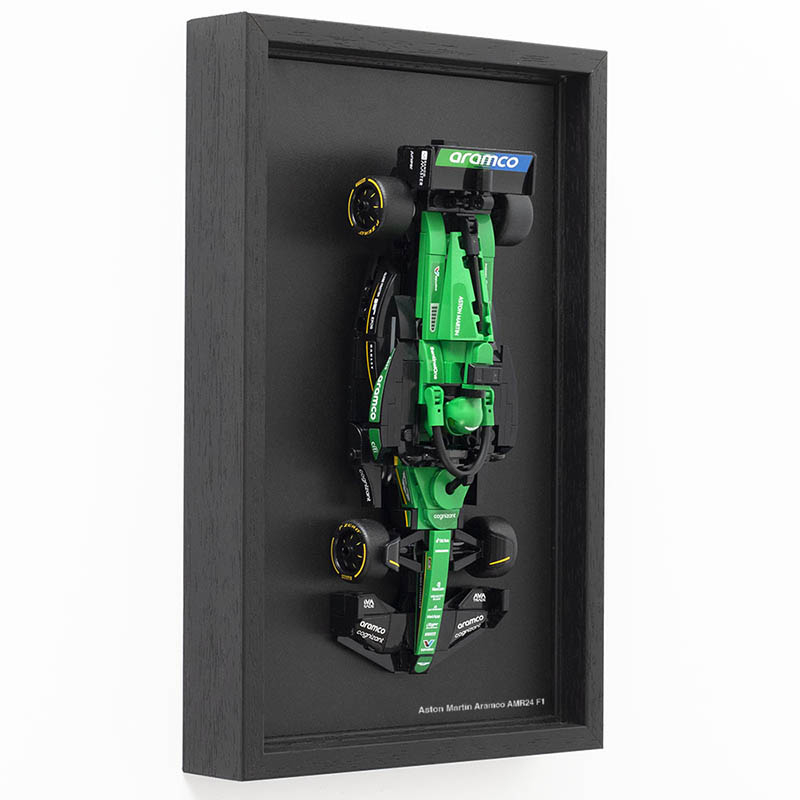 Brickframe – 77245 – Aston Martin Aramco F1® AMR24 racewagen – LEGO Speed Champions