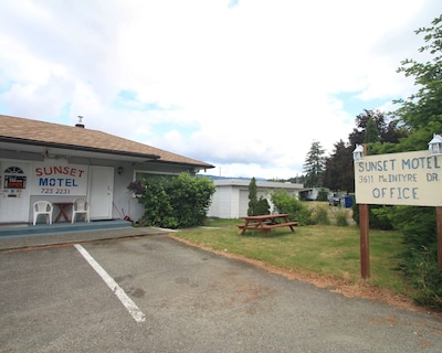 Sunset Motel