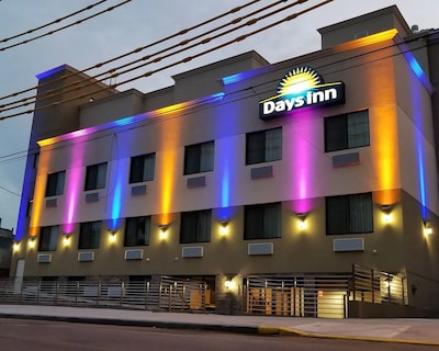 Days Inn by Wyndham Brooklyn Marine Park