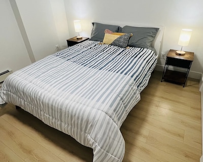 Spacious 2 Bedroom Suite Near Beaches And Border