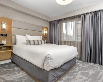 Coast Tsawwassen Inn