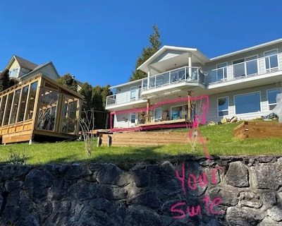 Hummingbird Garden Pet Friendly Suite 2 bedroom with ocean view.