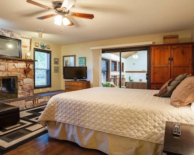 Coles Bay Vacation Retreat