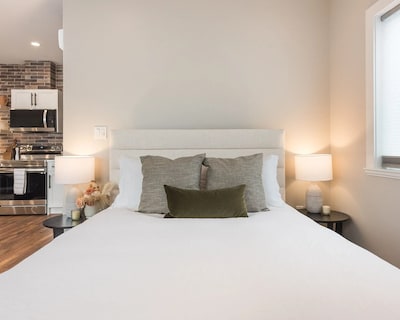 Cozy Bran New Private Fully Furnished Studio Downtown Chilliwack.