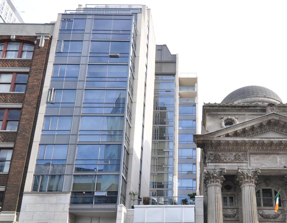 Yonge Suites Apart Hotel