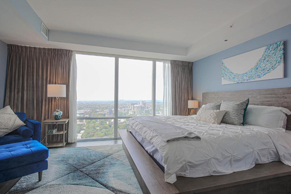 Luxury view in Toronto Downtown 3 Bedroom 2.5 Bathroom 1 Parking