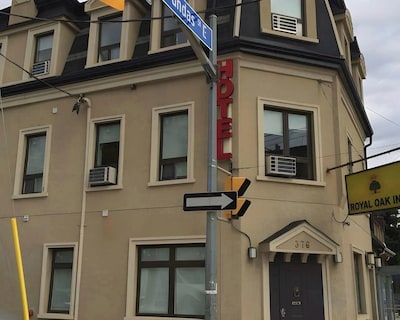 Royal Oak Inn