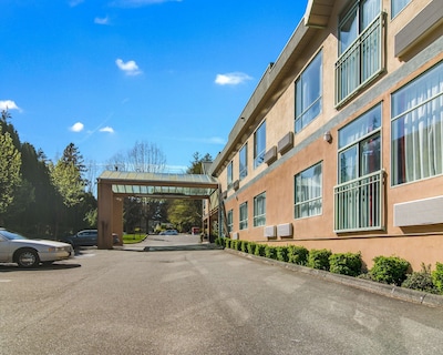 Econo Lodge Surrey