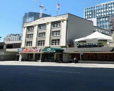 Kingston Hotel