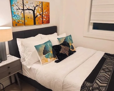 New Langford Suite near Lake & Mall Free Parking
