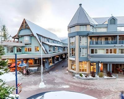 Whistler Peak Lodge