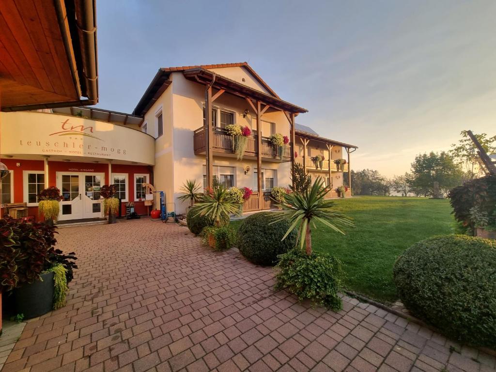 Hotel-Restaurant Teuschler-Mogg Bad Waltersdorf inklusiv Genusscard