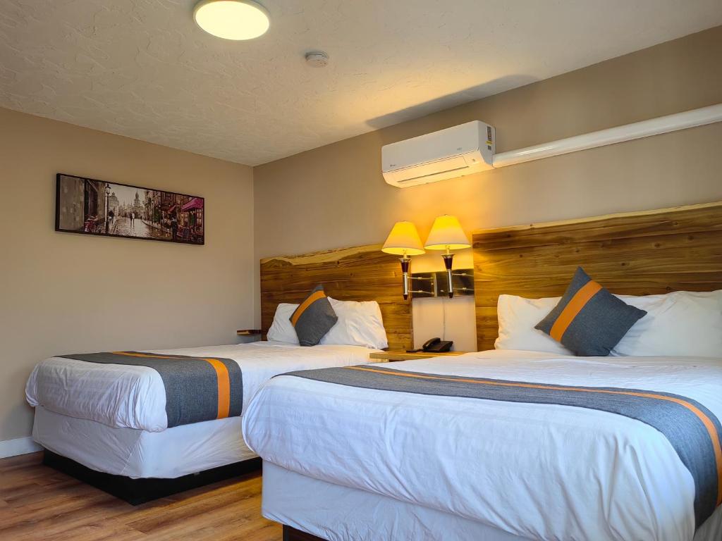 Harbour Light Motel