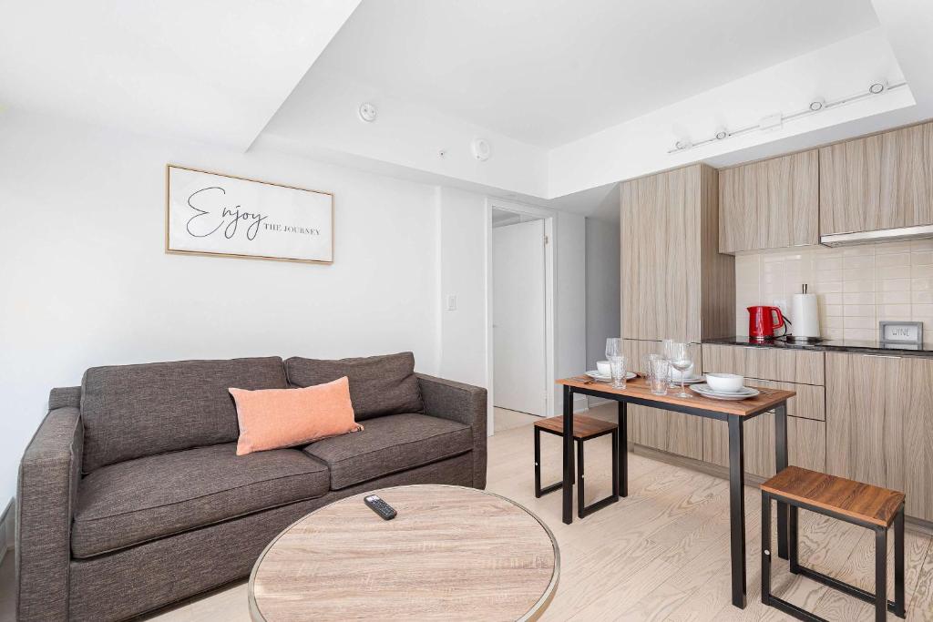 Great View Condo for 2 on High Floor