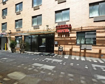 Corona Hotel