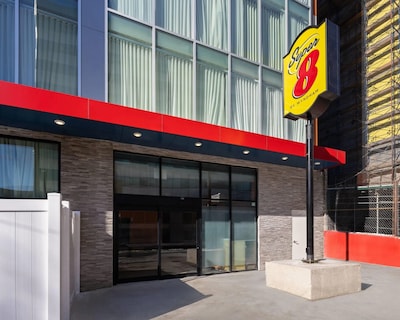 Super 8 by Wyndham Bronx Near Stadium