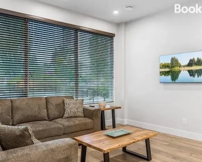 3-bedroom Downtown Beach Side Suites