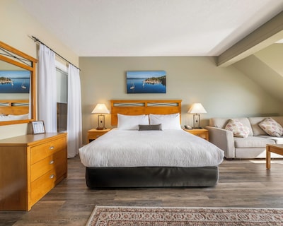 Sidney Waterfront Inn & Suites