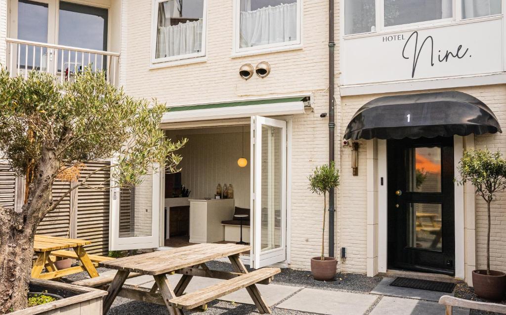 Hotel Nine