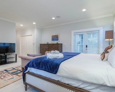 Prime Richmond Stay 10 min to YVR & Steveston