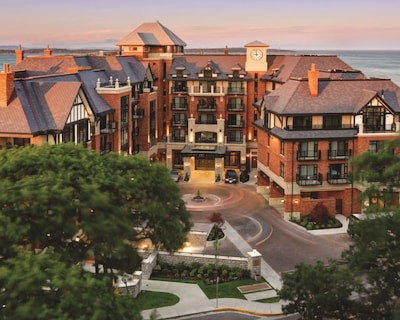 Oak Bay Beach Hotel