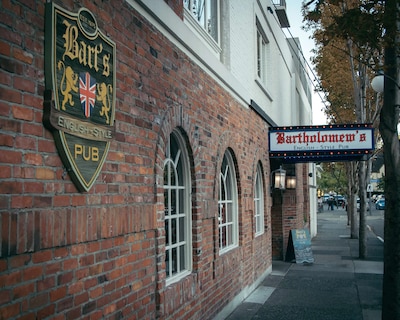 DoubleTree by Hilton Hotel & Suites Victoria