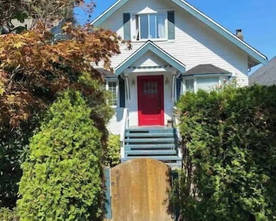 Point Grey Cozy Suite