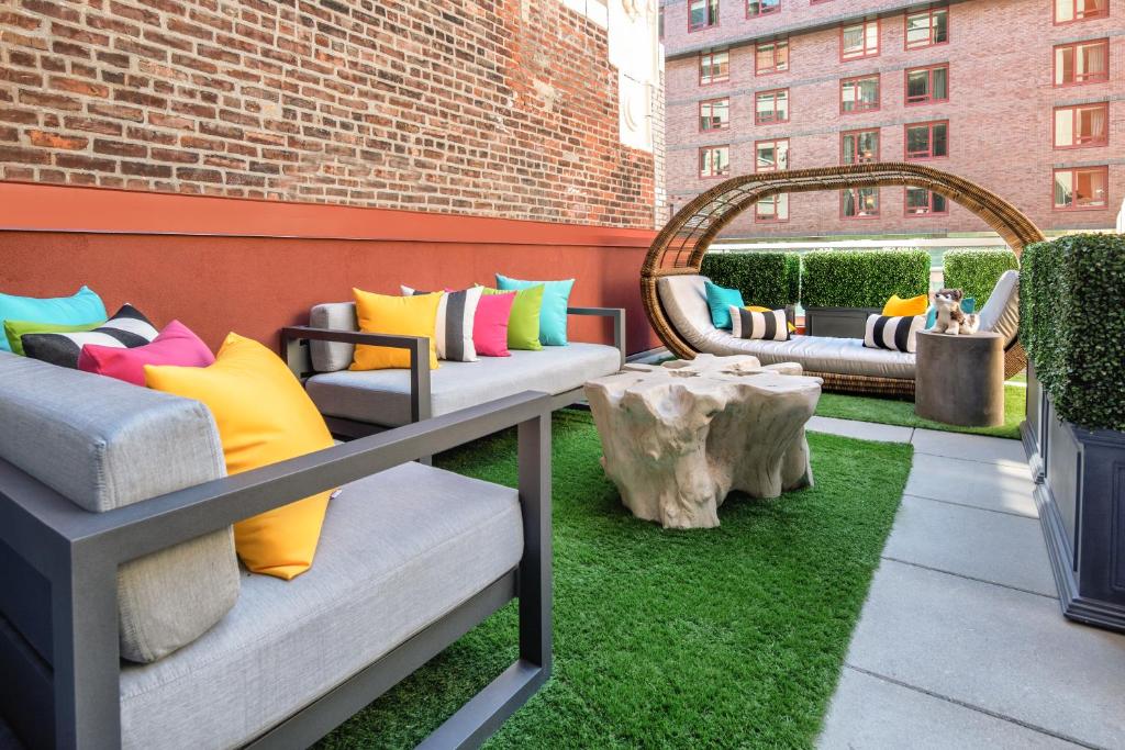 Staypineapple, An Artful Hotel, Midtown New York