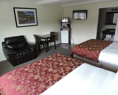 Bayshore Waterfront Inn