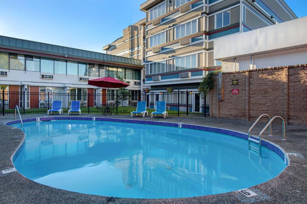 Days Inn by Wyndham Victoria Airport Sidney