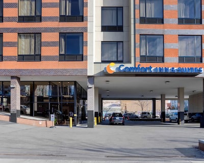 Comfort Inn & Suites near Stadium