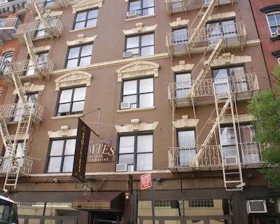 Off SoHo Suites Hotel