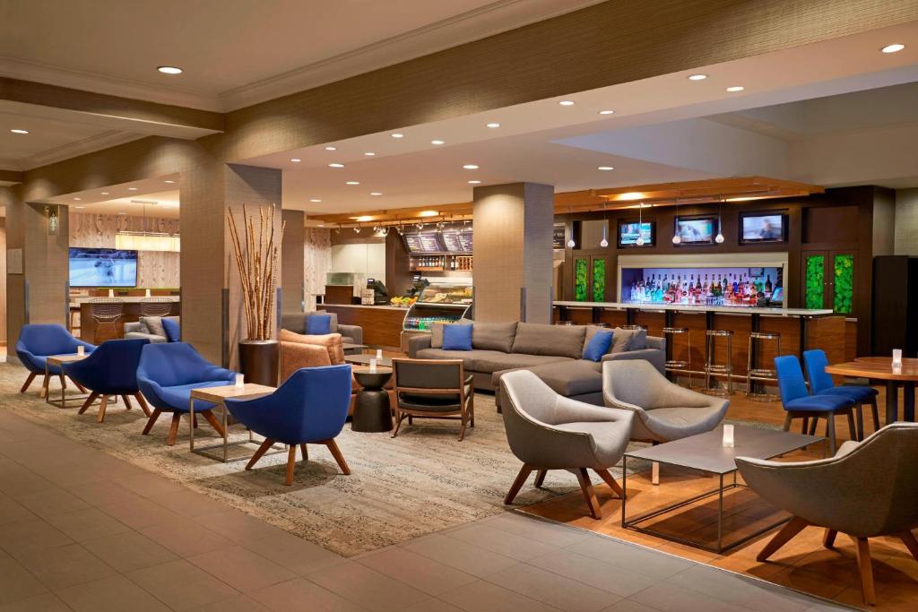 Courtyard by Marriott Toronto Downtown