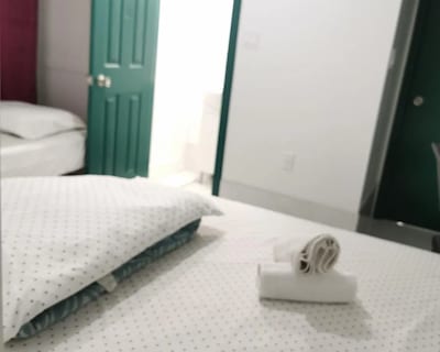 586 Hotel