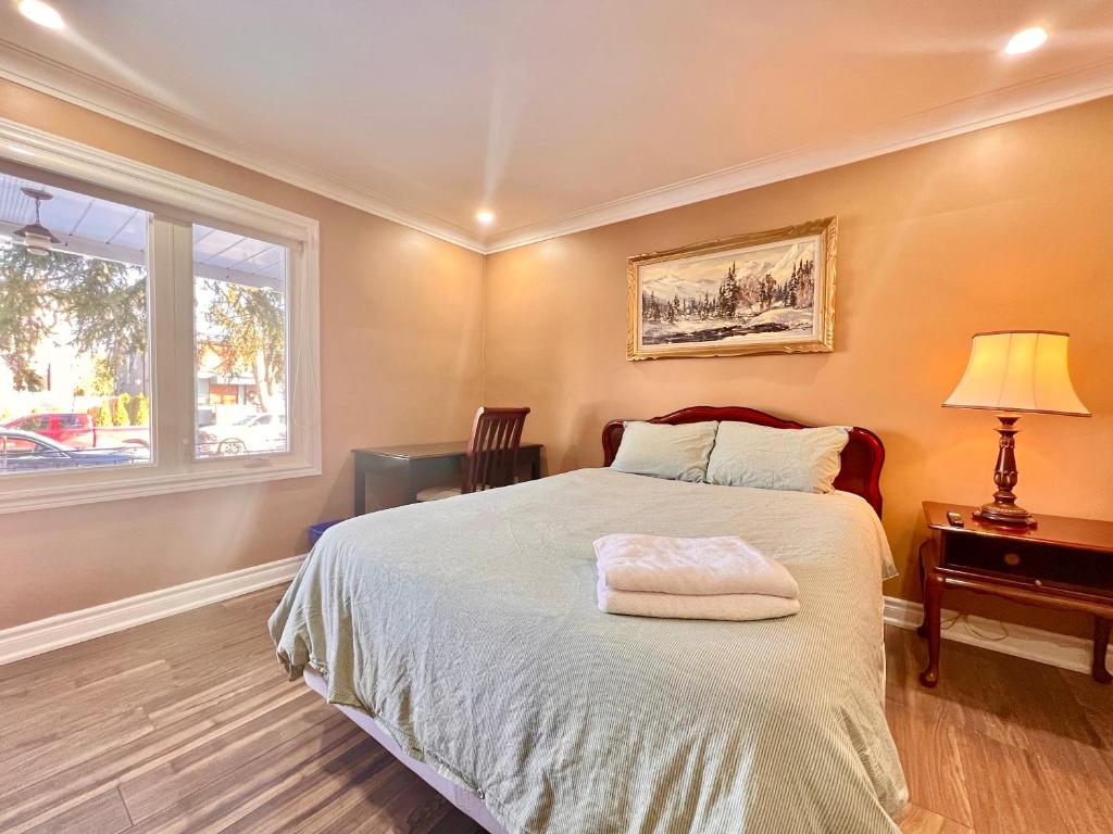Upgraded Ensuite Rooms 7-min to Subway Near Downsview Rogers Stadium