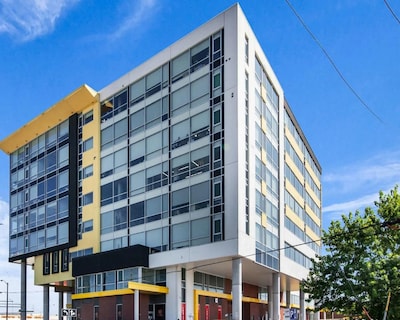 Bright Suites Finch West